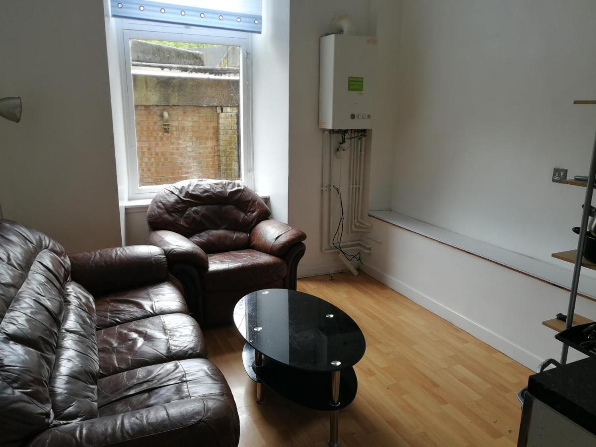 Budget Double Bedroom Near Glasgow City Centre And West End Bagian luar foto