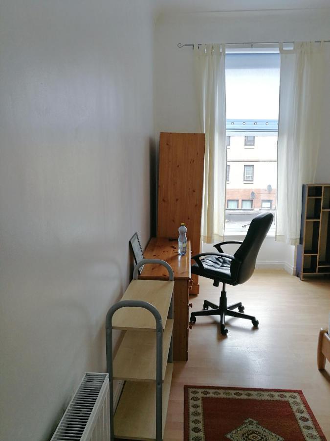 Budget Double Bedroom Near Glasgow City Centre And West End Bagian luar foto